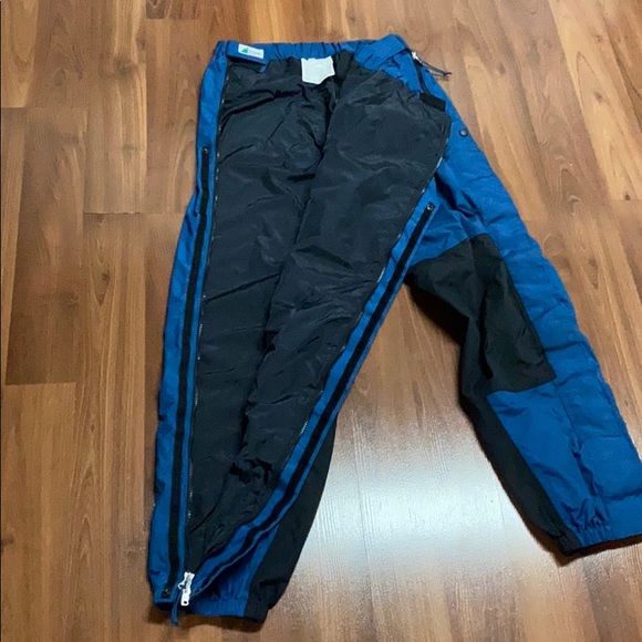Mountain Equipment Co-op full zip windbreaker pant - Picture 12 of 15